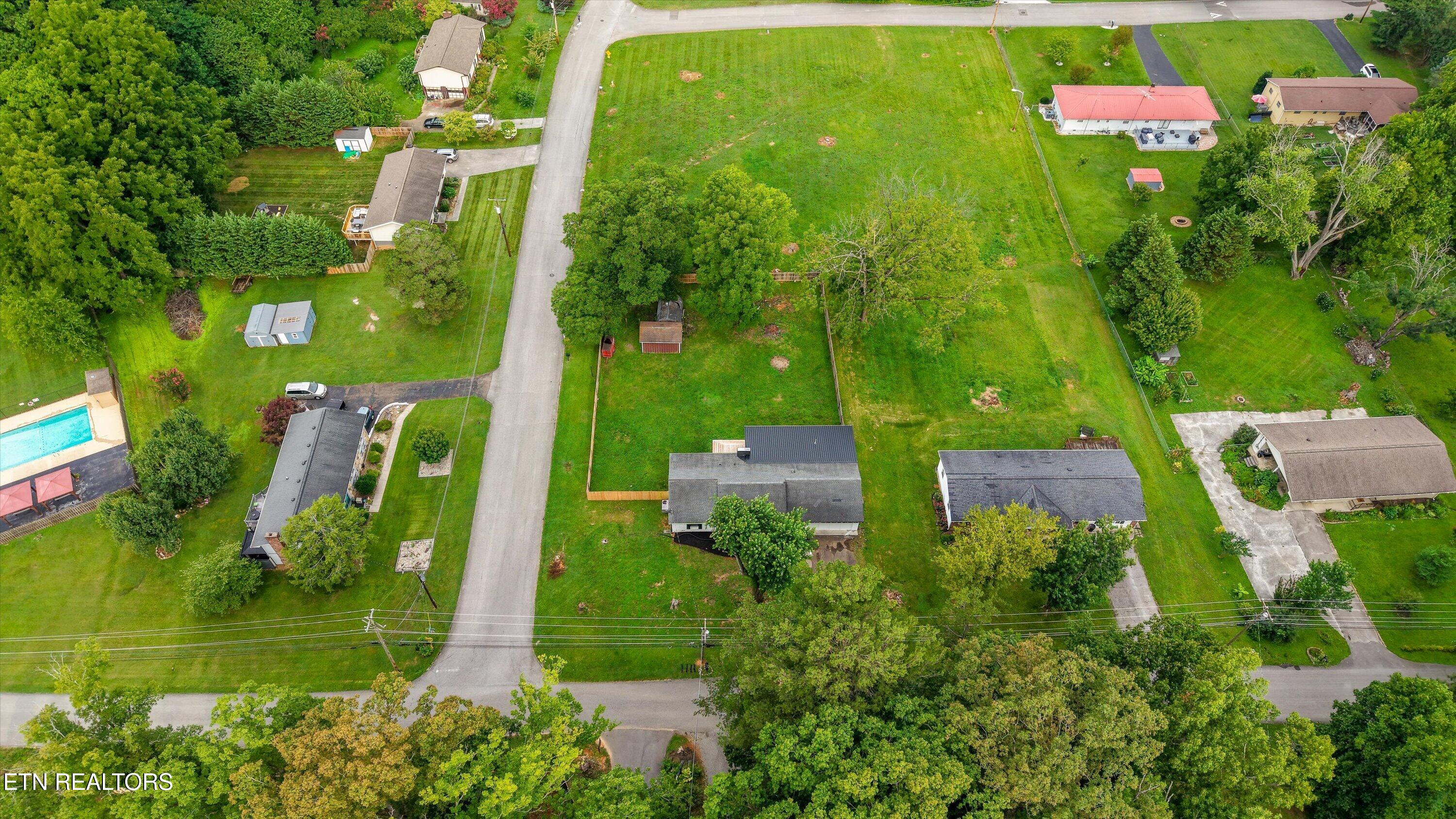 201 Wakefield Road Knoxville, TN 37922 - Photo 35 of 35 18-201 Wakefield Rd09