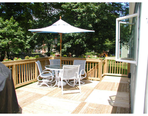 9 Sunnyfield Road Bedford, MA 01730 - Photo 2 of 8 Gallery Image 2