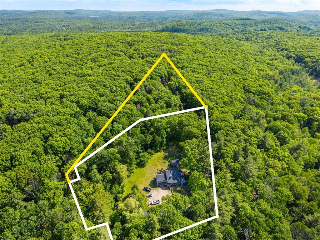 1 Leno Road Sturbridge, MA 01566 - Photo 2 of 33