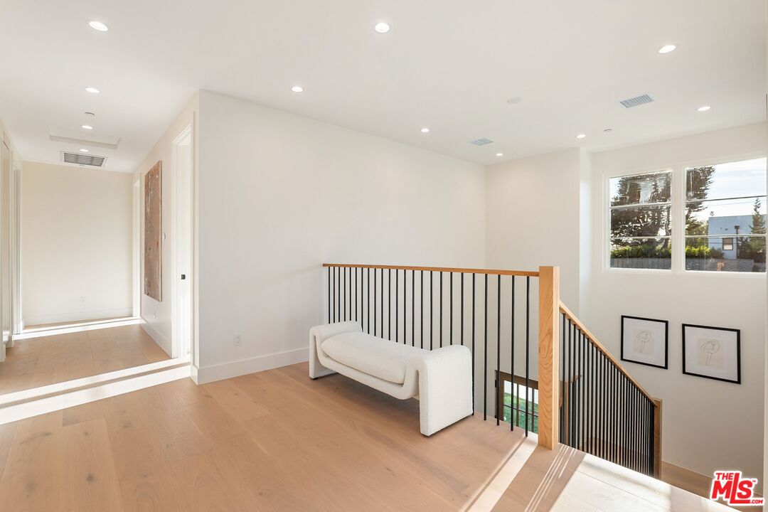 3662 Stoner Avenue Los Angeles, CA 90066 - Photo 13 of 32