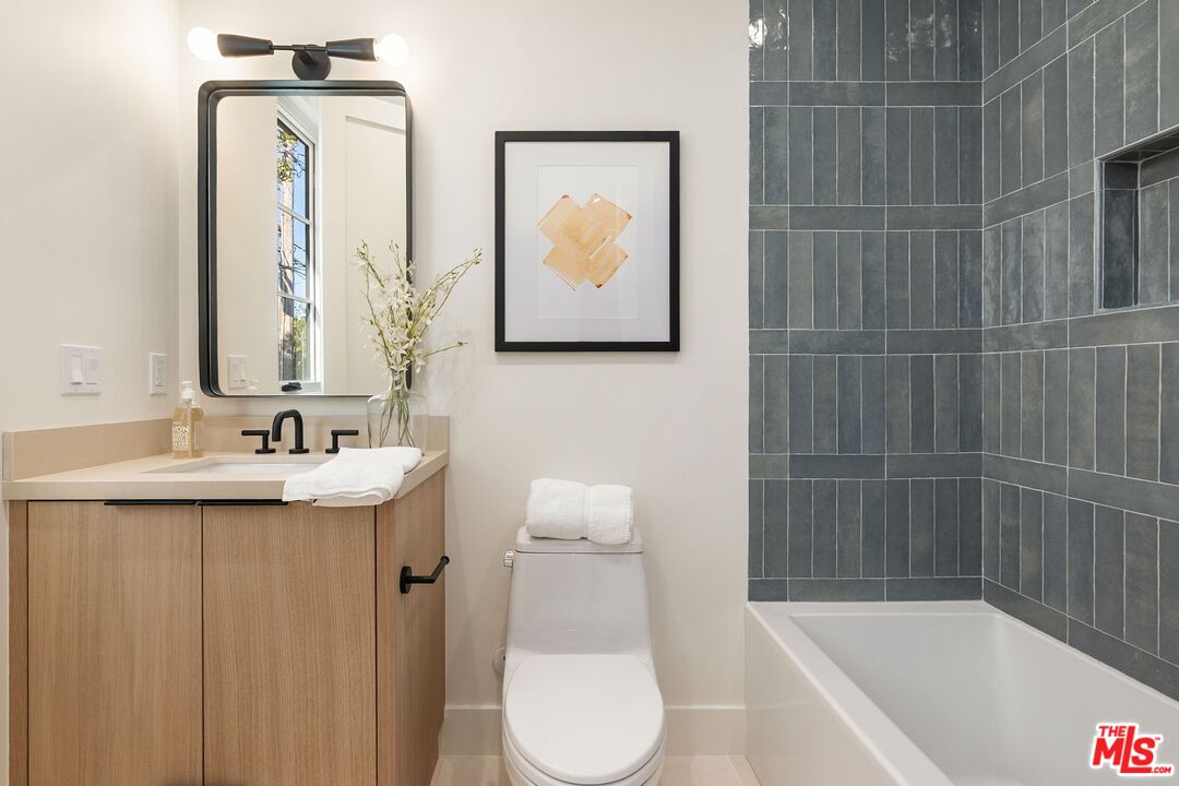 3662 Stoner Avenue Los Angeles, CA 90066 - Photo 25 of 32