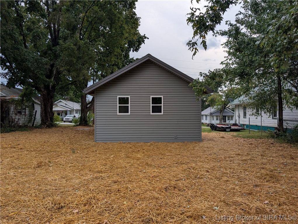 806 Smith Street Salem, IN 47167 - Photo 32 of 40
