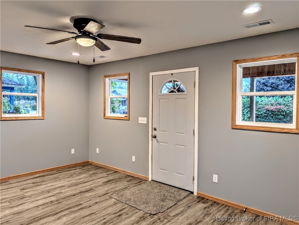 806 Smith Street Salem, IN 47167 - Photo 7 of 40