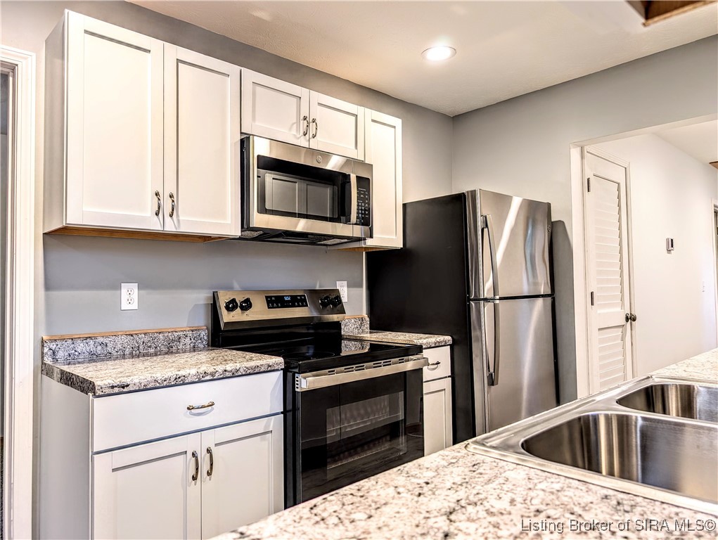 806 Smith Street Salem, IN 47167 - Photo 10 of 40