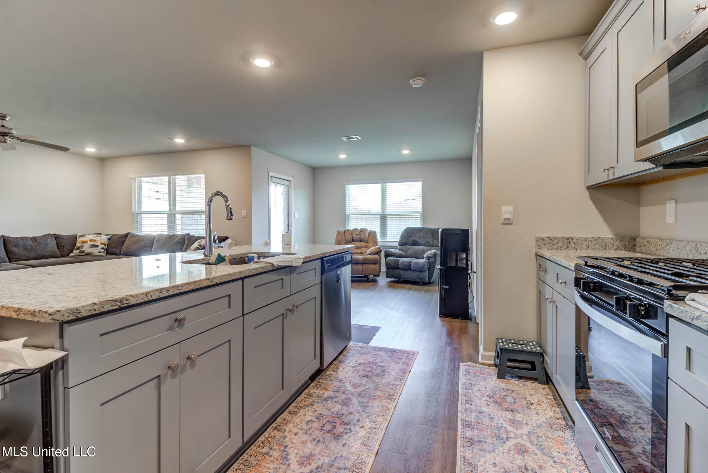 2004 Pettits Lane Long Beach, MS 39560 - Photo 18 of 41 2004 Pettis (15)