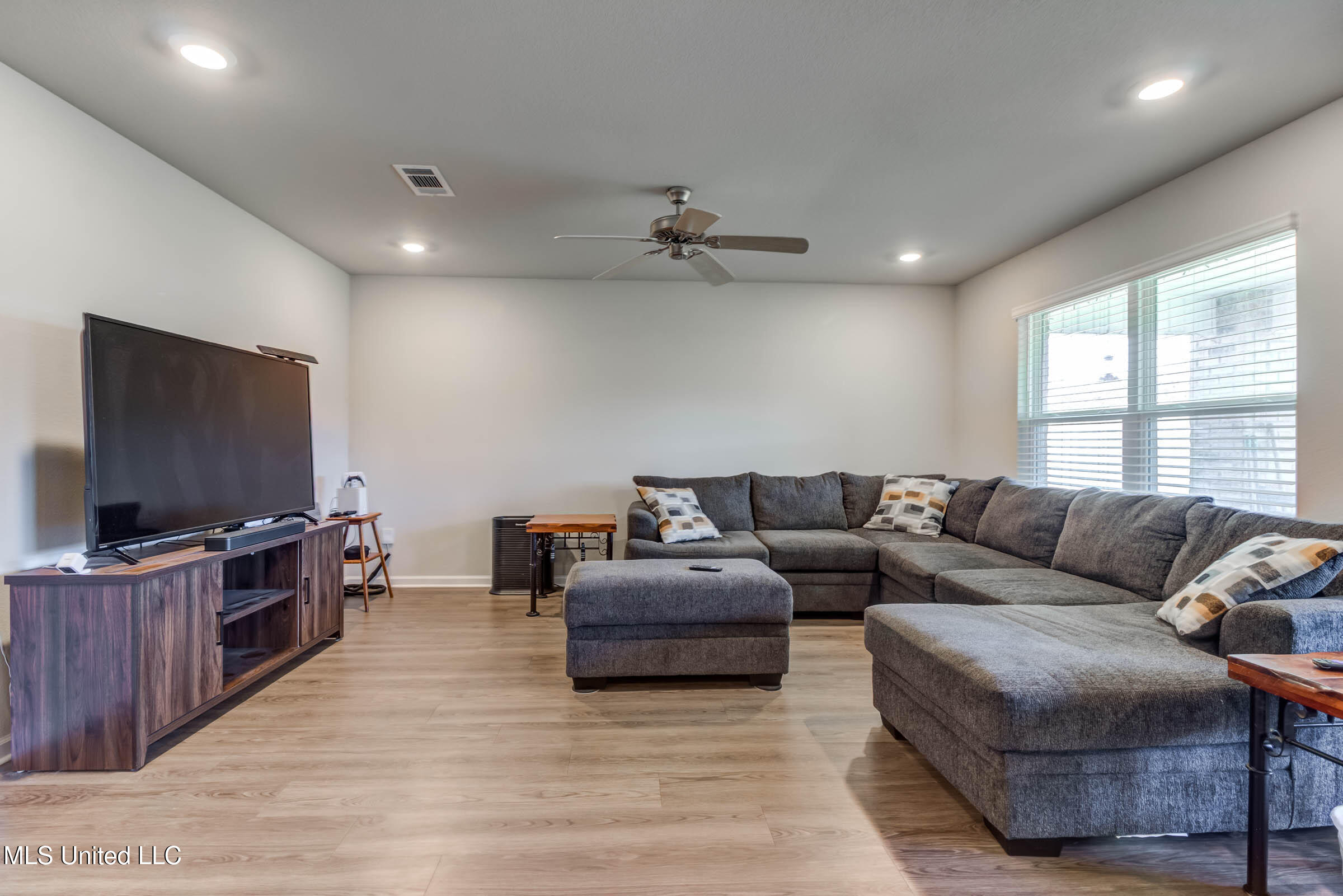 2004 Pettits Lane Long Beach, MS 39560 - Photo 6 of 41 2004 Pettis (18)