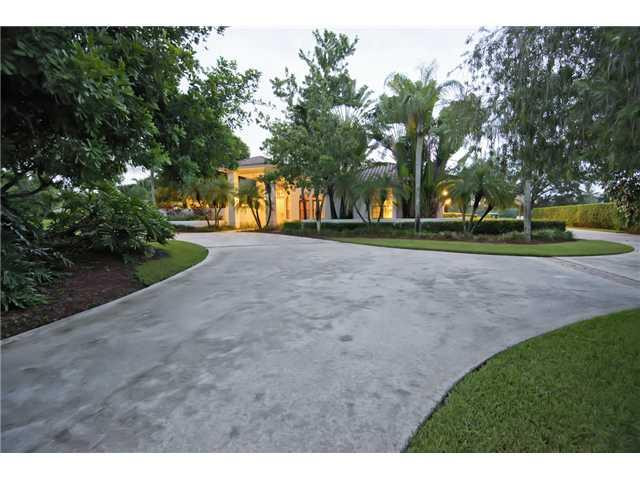 2900 Hunter Road Weston, FL 33331 - Photo 2 of 22 Exterior Front