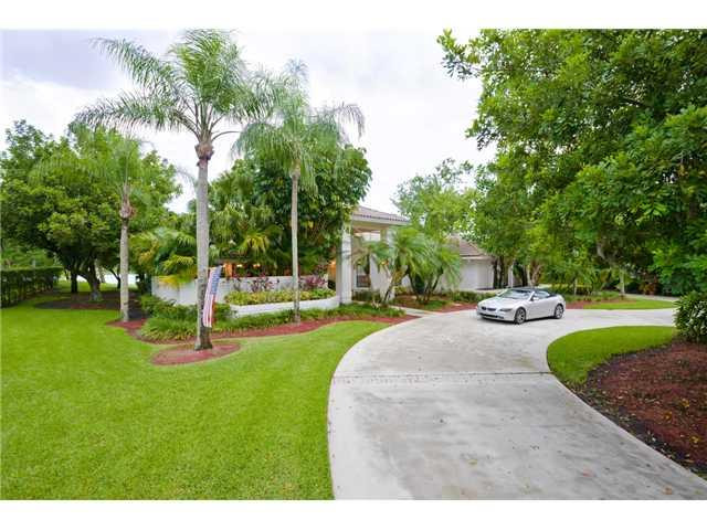 2900 Hunter Road Weston, FL 33331 - Photo 3 of 22 Exterior Front