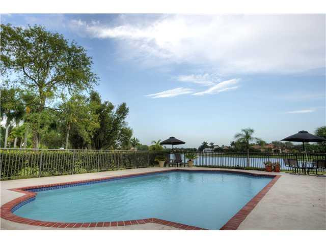 2900 Hunter Road Weston, FL 33331 - Photo 4 of 22 Pool