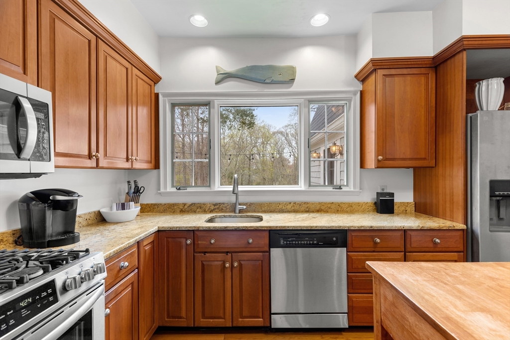 684 Country Way Scituate, MA 02066 - Photo 20 of 39