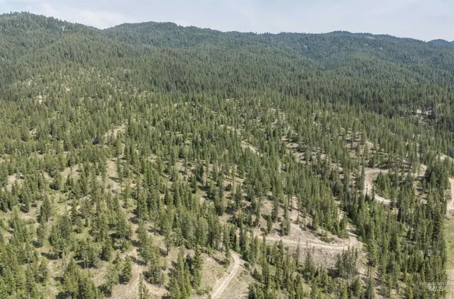 $1,695,000 | 4 Warm Lake Road, Cascade, ID 83611