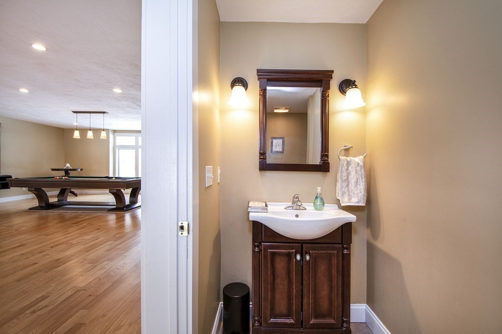 168 Indian Pond Road Kingston, MA 02364 - Photo 6 of 38