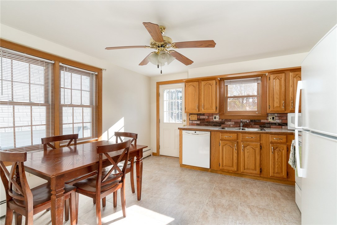 43 Harkness Road North Smithfield, RI 02896 - Photo 5 of 30 Gallery Image 5
