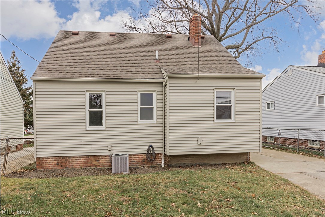 29228 Forestgrove Road Willowick, OH 44095 - Photo 4 of 35