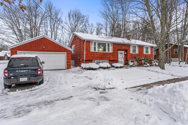 $499,000 | 30 Sokokis Street, South Portland, ME 04106