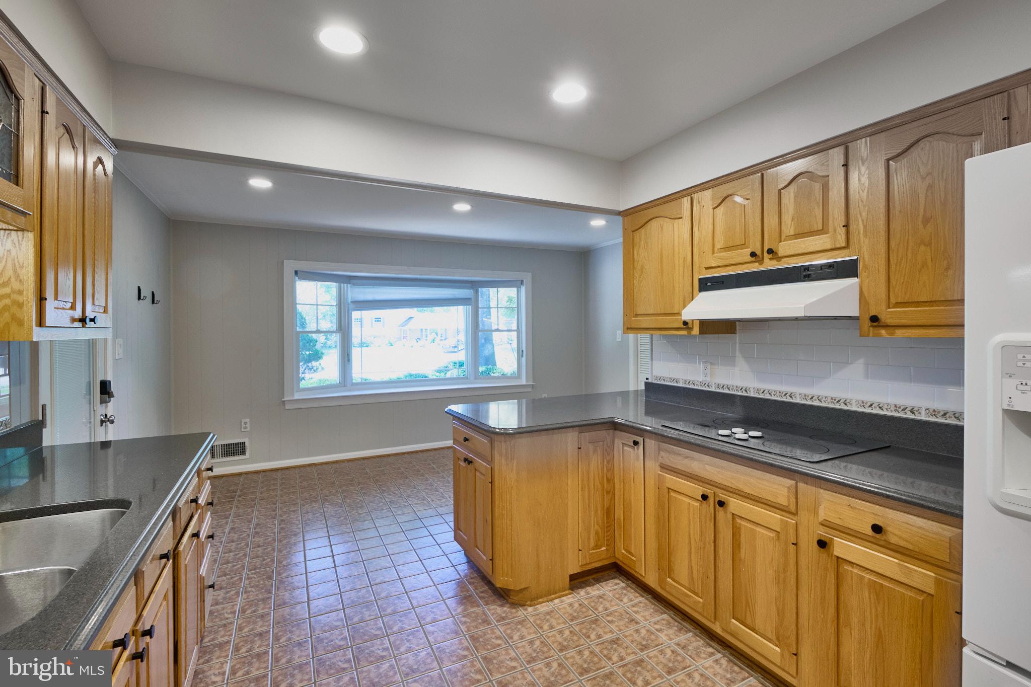 2403 Arrow Park Drive Alexandria, VA 22306 - Photo 8 of 56 Kitchen