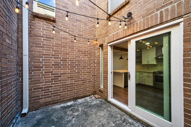 $349,900 | 6308 Meredith Drive, Bellaire, TX 77401