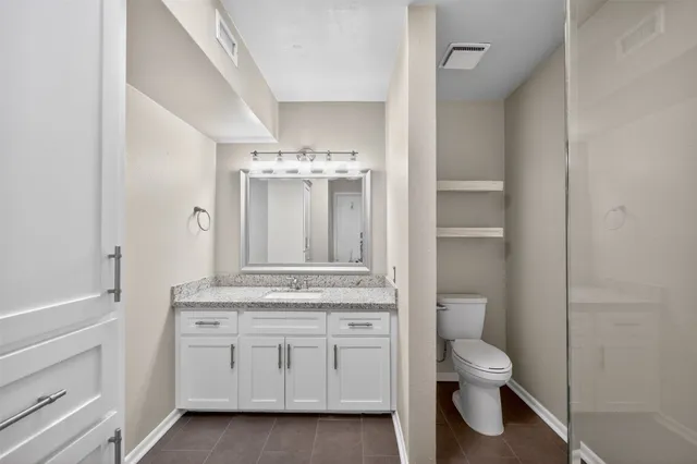 $349,900 | 6308 Meredith Drive, Bellaire, TX 77401