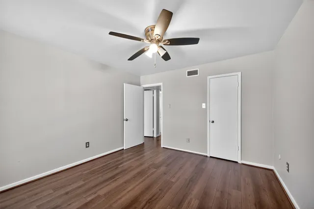 $349,900 | 6308 Meredith Drive, Bellaire, TX 77401