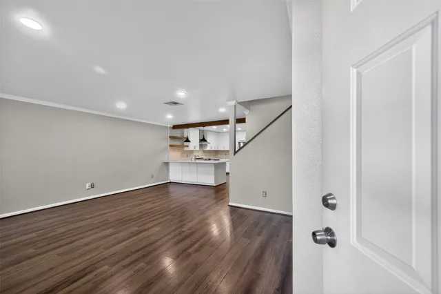 $349,900 | 6308 Meredith Drive, Bellaire, TX 77401