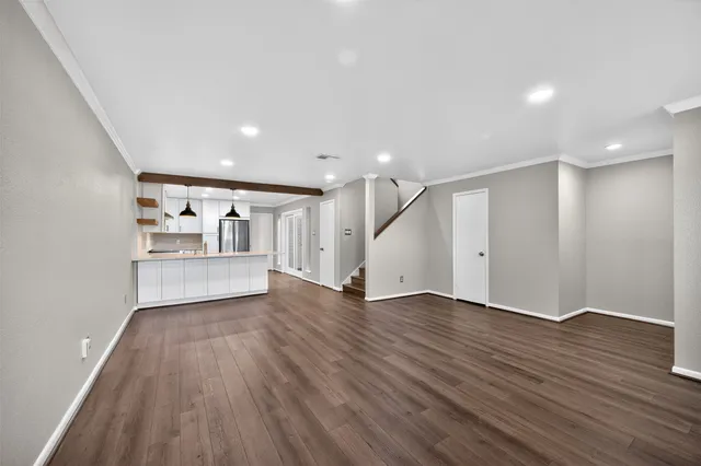 $349,900 | 6308 Meredith Drive, Bellaire, TX 77401