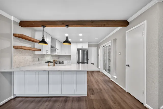 $349,900 | 6308 Meredith Drive, Bellaire, TX 77401