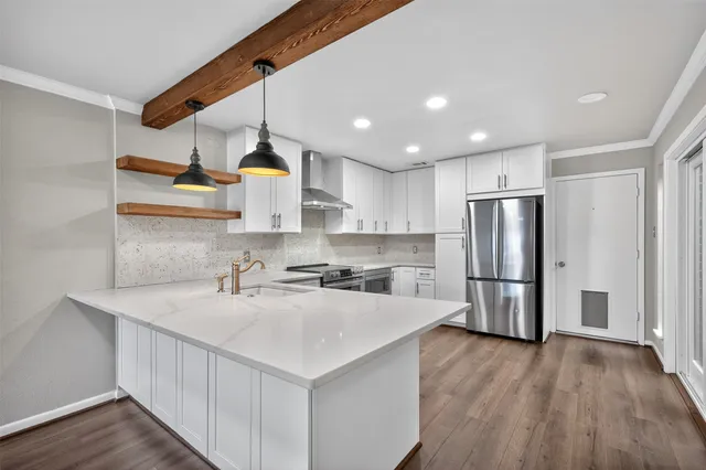 $349,900 | 6308 Meredith Drive, Bellaire, TX 77401