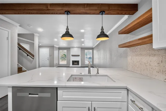 $349,900 | 6308 Meredith Drive, Bellaire, TX 77401