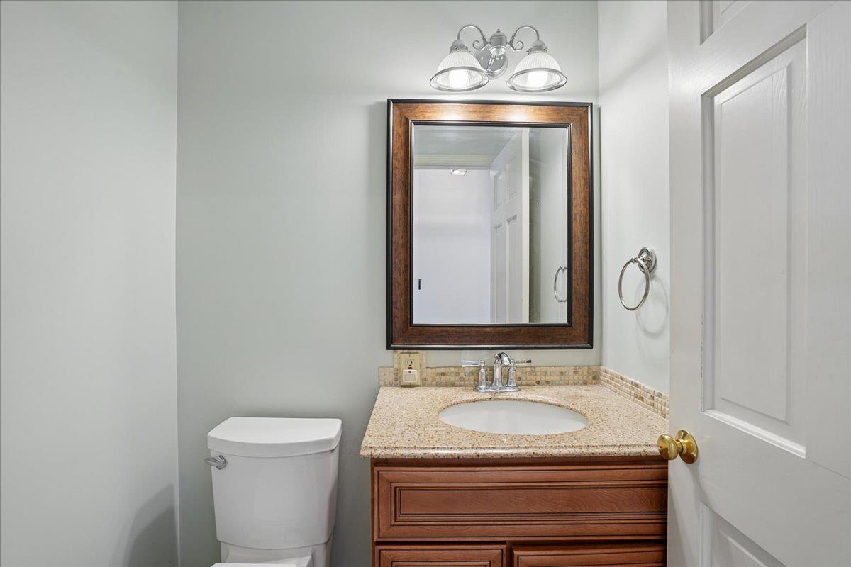 106 Gorham Pond Road Goffstown, NH 03045 - Photo 23 of 60