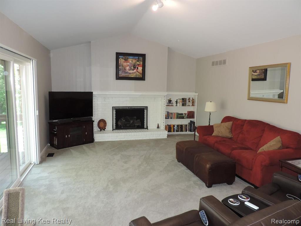 1885 Snowden Court Rochester Hills, MI 48306 - Photo 10 of 47
