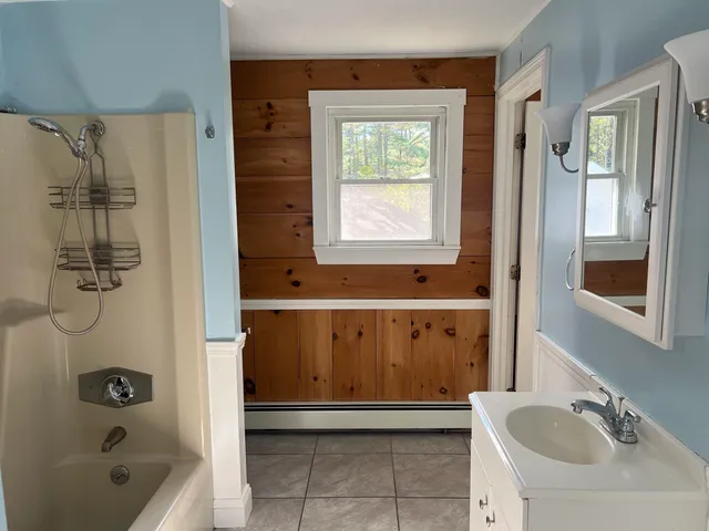 $1,800 | 9 Apache Lane, Unit 2, Ossipee, NH 03814