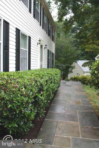 12251 Angel Wing Court Reston, VA 20191 - Photo 2 of 29 Exterior (Front)