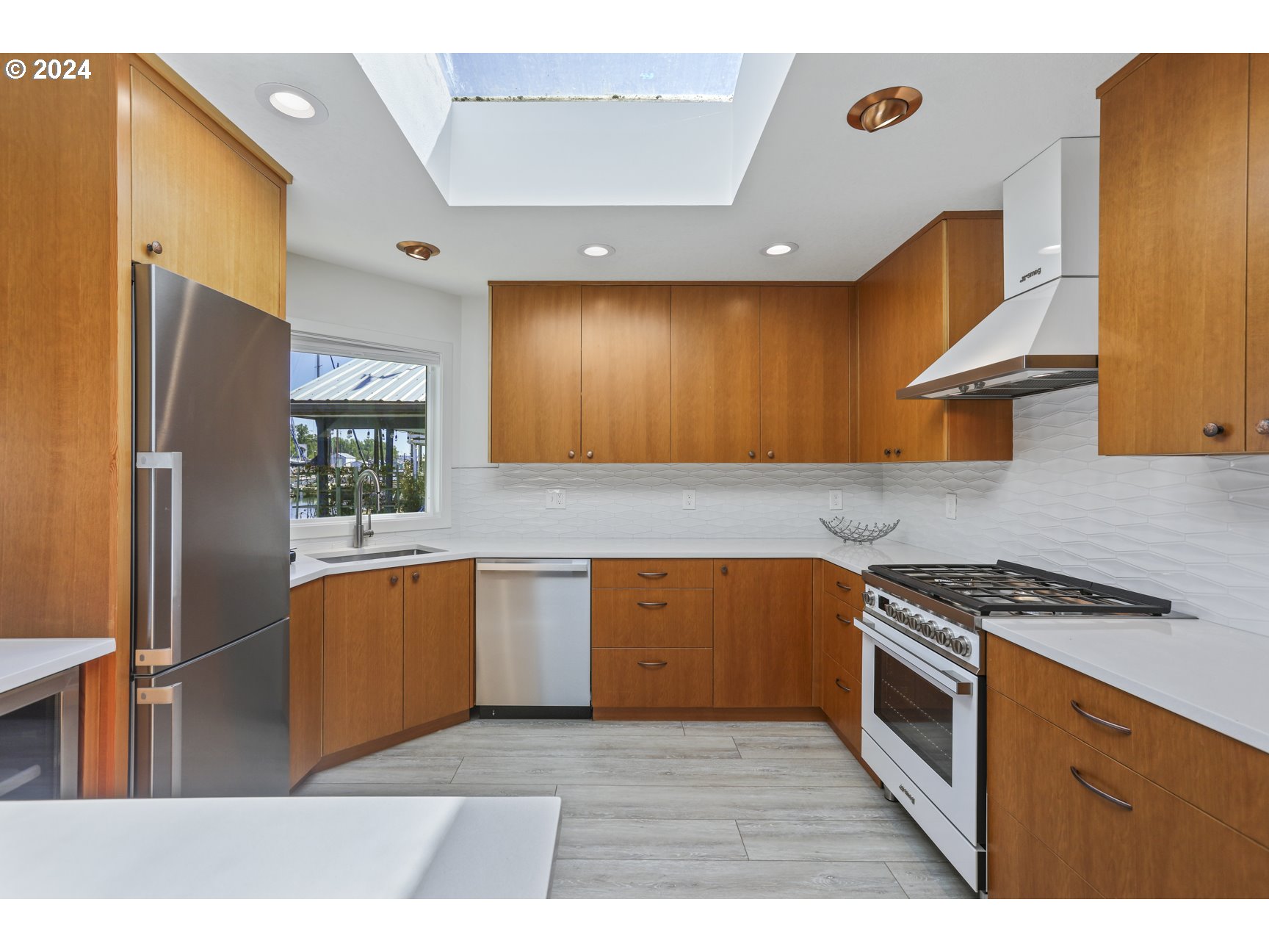 173 Northeast Bridgeton Road, Unit 18 Portland, OR 97211 - Photo 18 of 45 Gallery Image 18