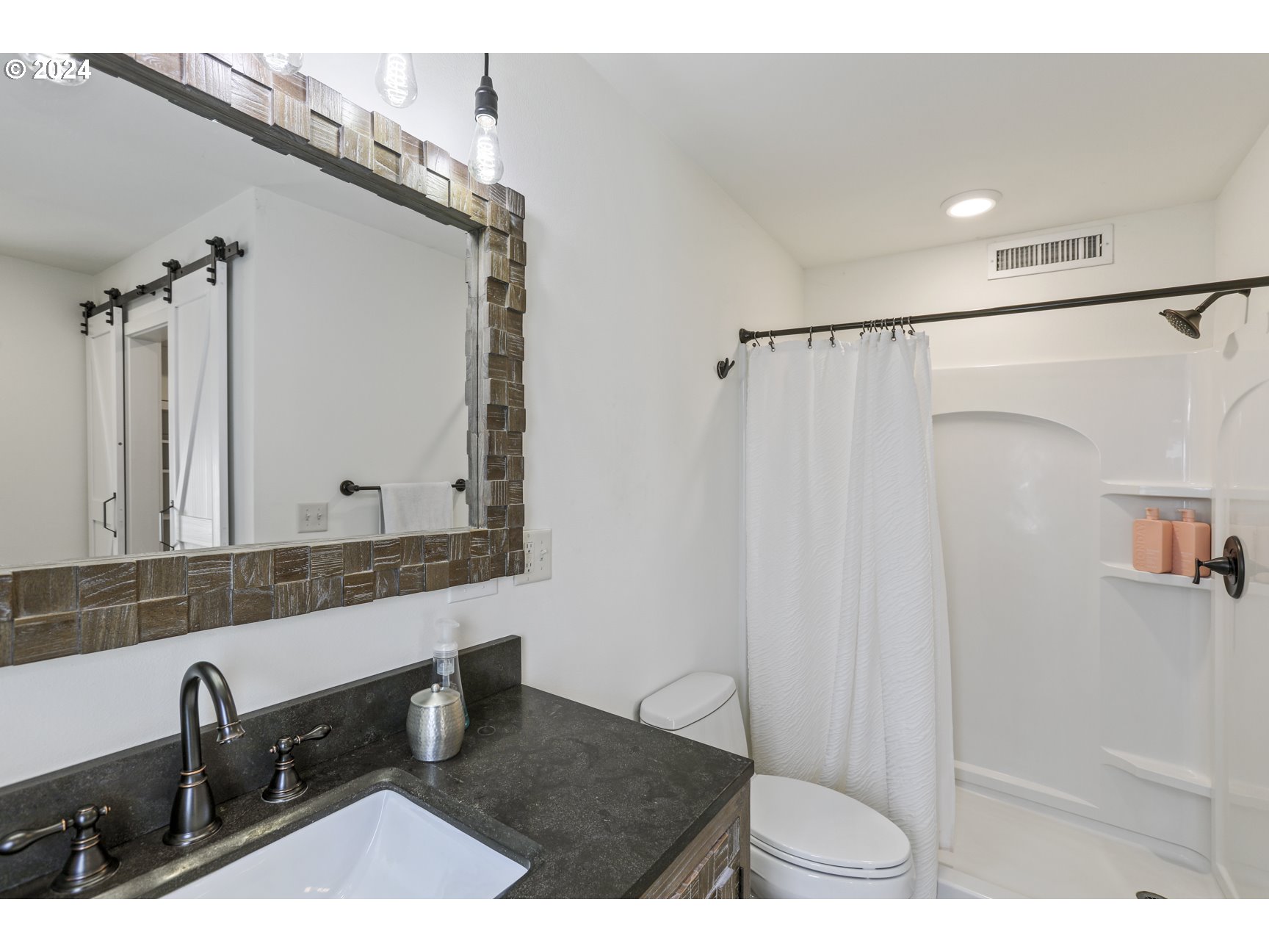 173 Northeast Bridgeton Road, Unit 18 Portland, OR 97211 - Photo 28 of 45 Gallery Image 28