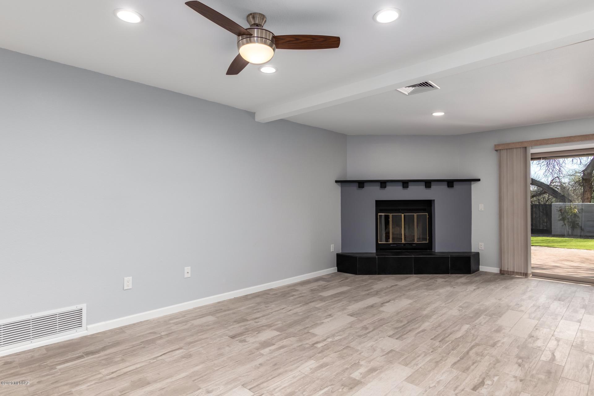 4551 North Mountain Quail Road Tucson, AZ 85750 - Photo 5 of 26