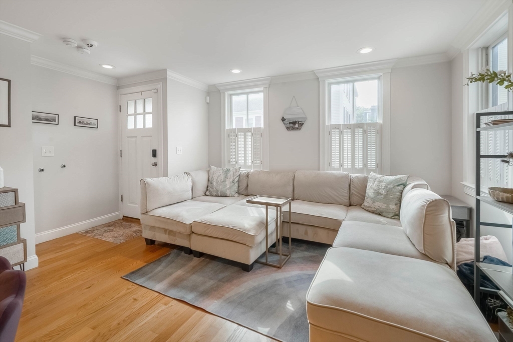 65 Green Street, Unit 1 Boston, MA 02129 - Photo 2 of 25