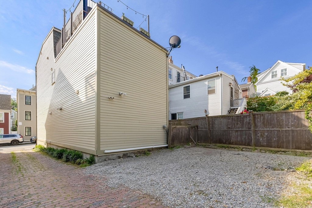 65 Green Street, Unit 1 Boston, MA 02129 - Photo 21 of 25