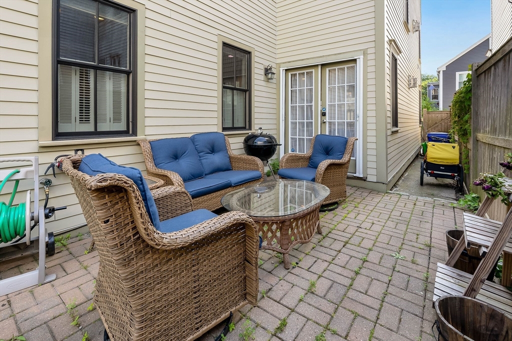 65 Green Street, Unit 1 Boston, MA 02129 - Photo 22 of 25