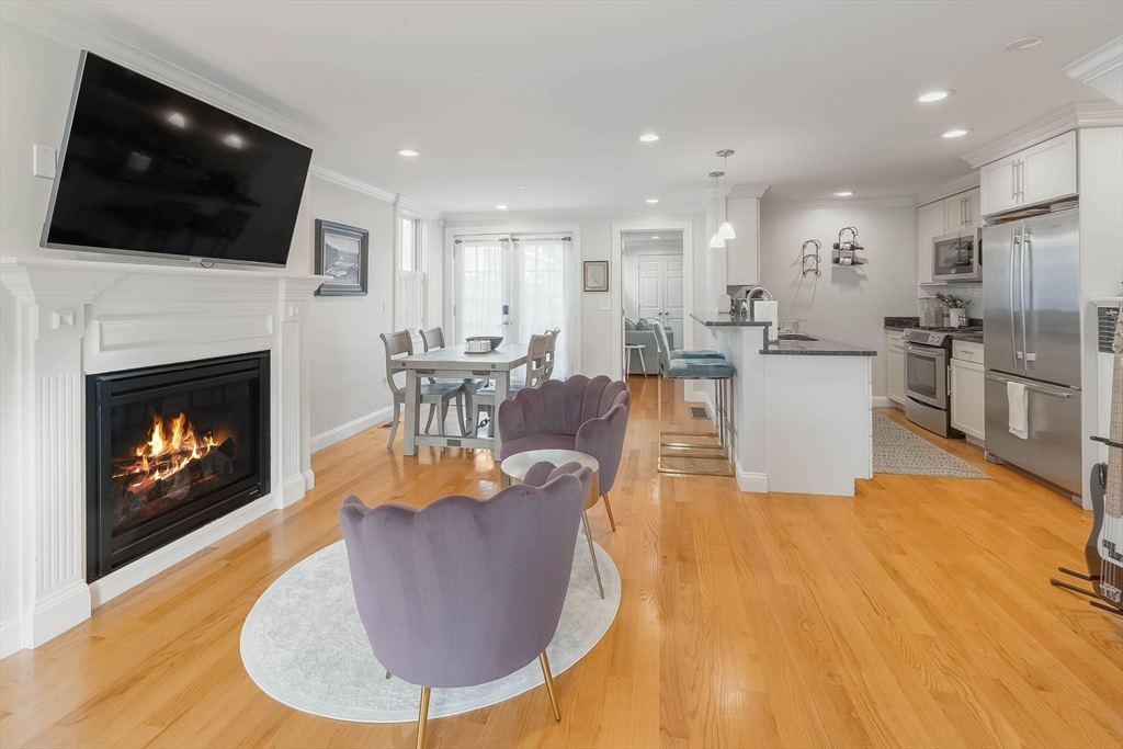 65 Green Street, Unit 1 Boston, MA 02129 - Photo 4 of 25