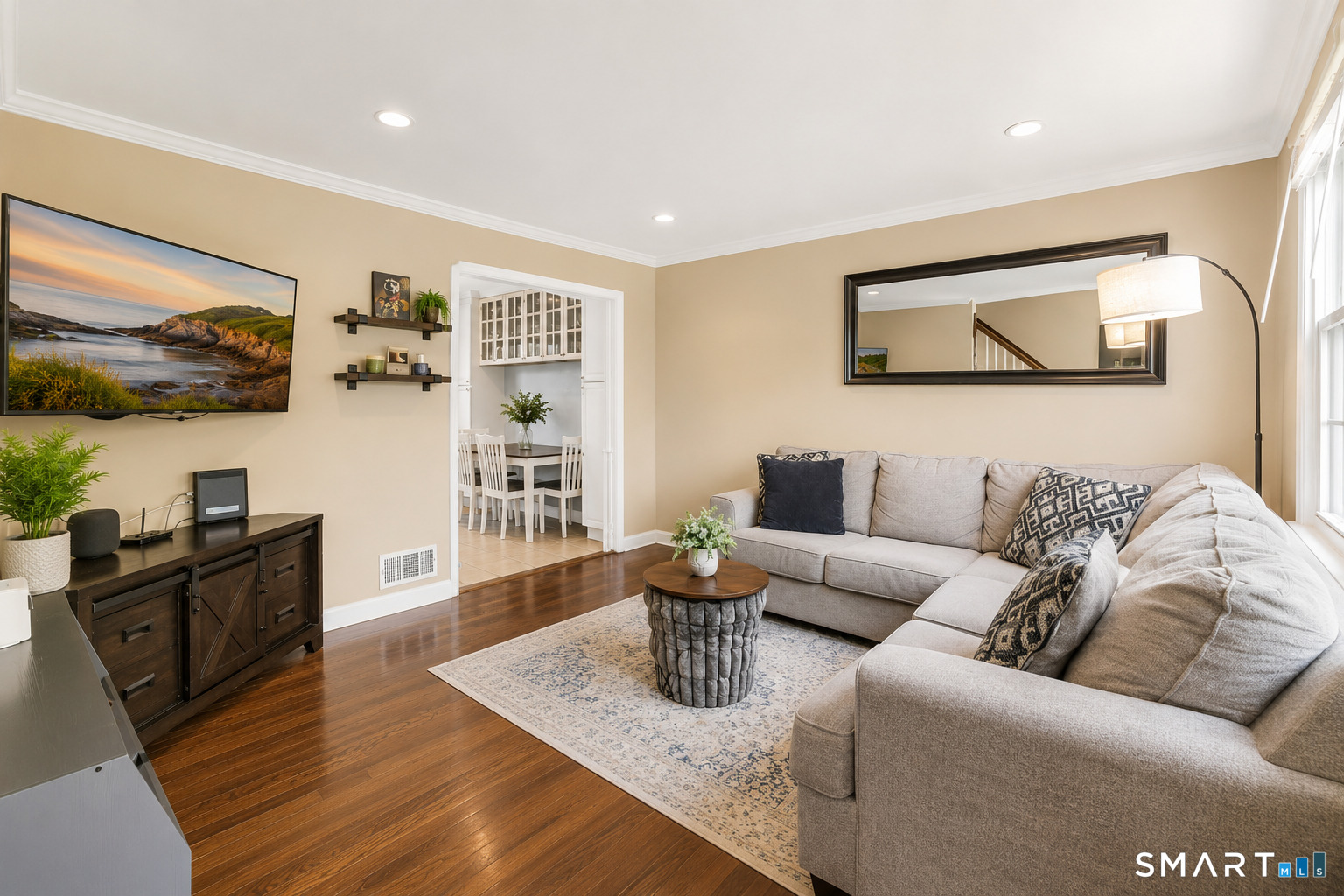 355 Sylvan Knoll Road Stamford, CT 06902 - Photo 3 of 18