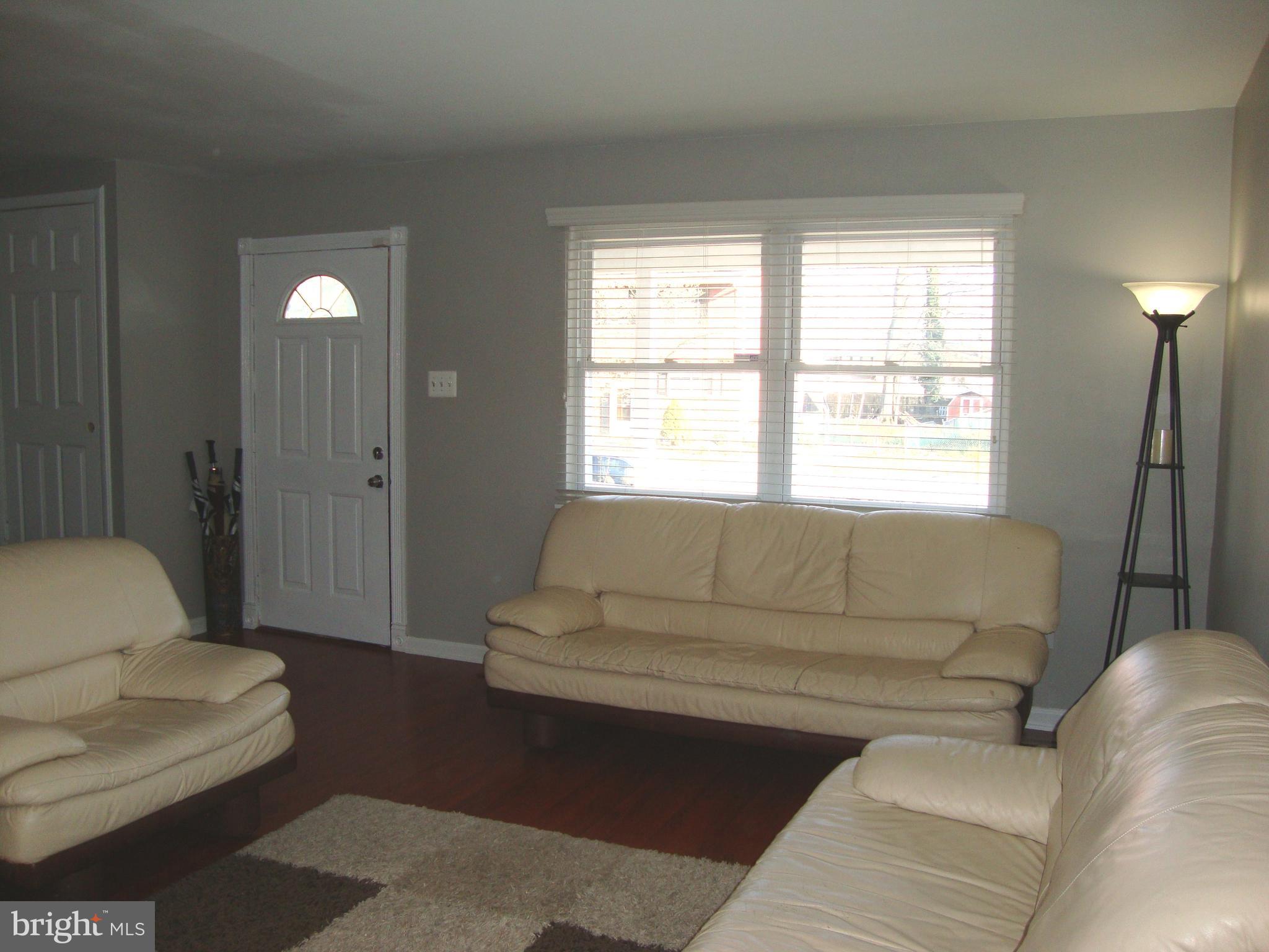328 Laburnum Road Edgewood, MD 21040 - Photo 14 of 41 Spacious Living Room