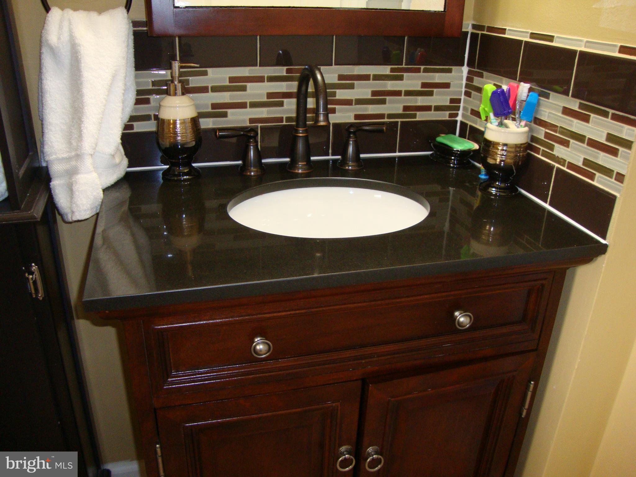 328 Laburnum Road Edgewood, MD 21040 - Photo 22 of 41 Beautiful vanity & mirror