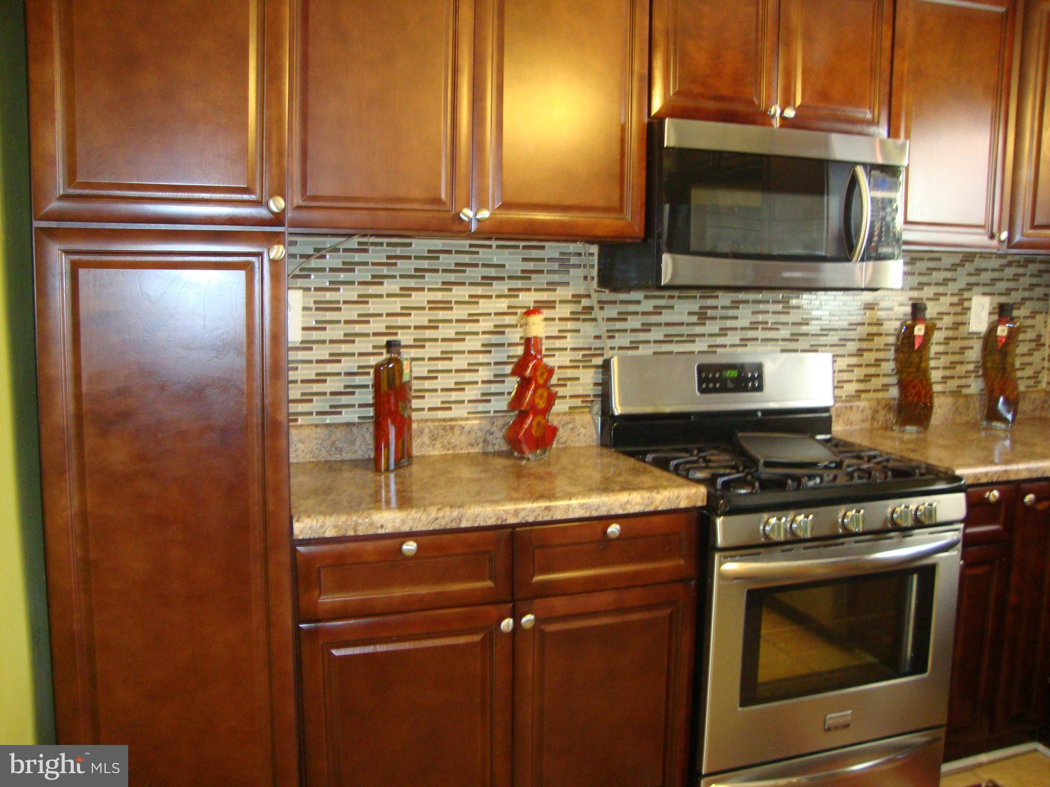 328 Laburnum Road Edgewood, MD 21040 - Photo 6 of 41 Samsung Convection Microwave Oven (can also BAKE)
