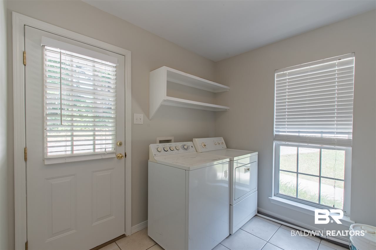 312 Marcella Avenue Daphne, AL 36527 - Photo 21 of 25 Laundry