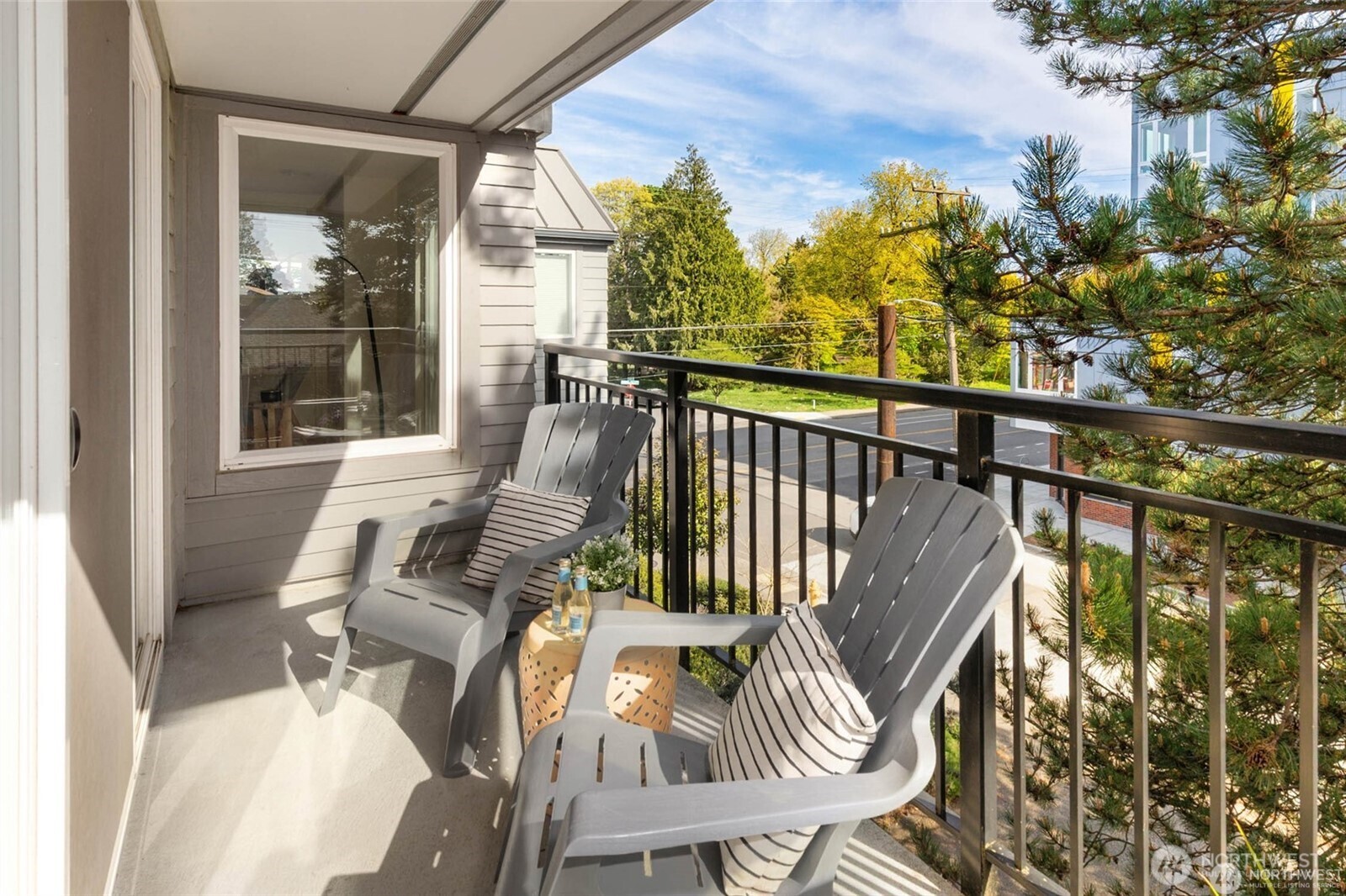 5901 Phinney Avenue North, Unit 302 Seattle, WA 98103 - Photo 12 of 16