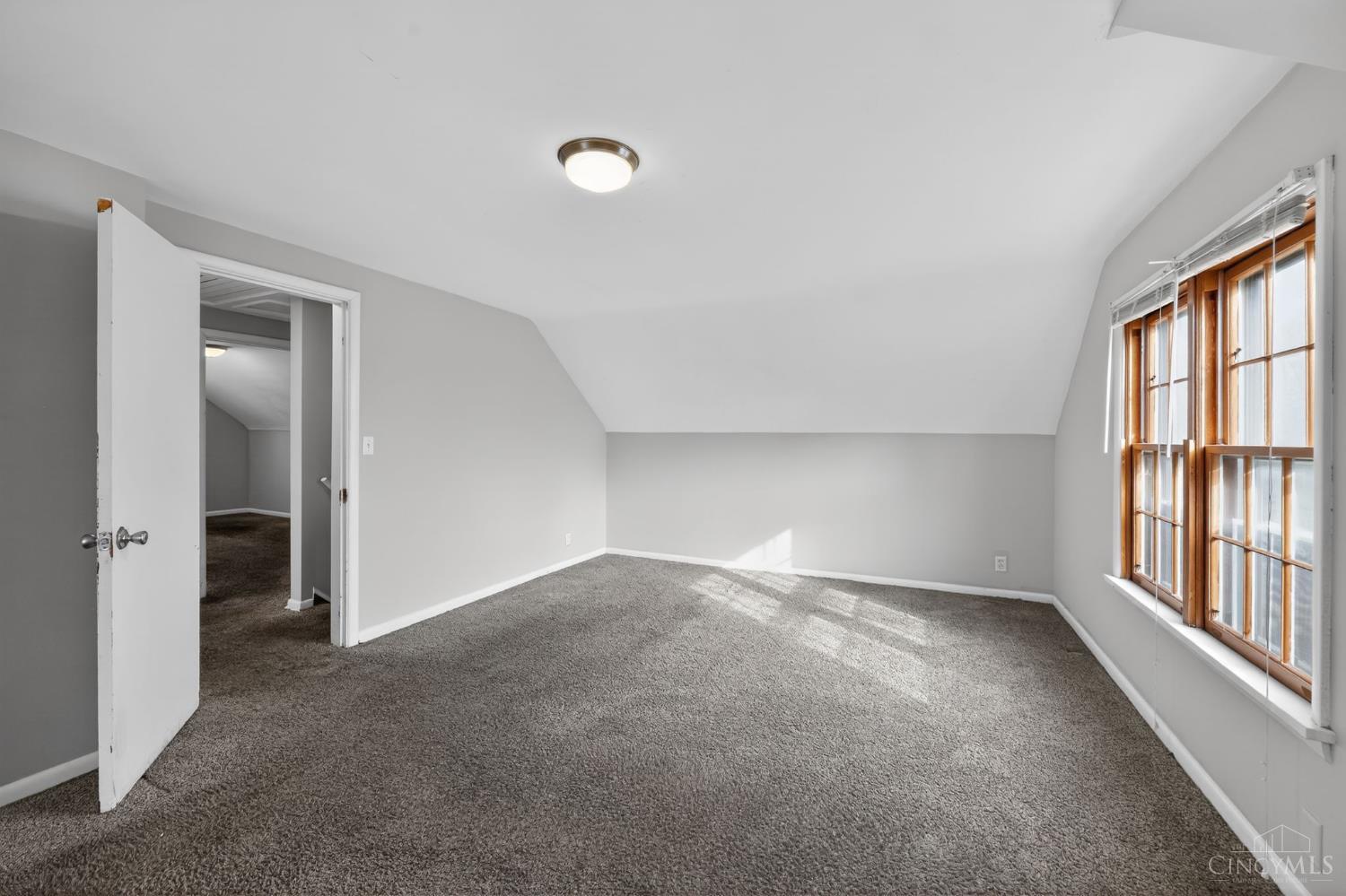 313 Pershing Avenue Cincinnati, OH 45215 - Photo 22 of 36