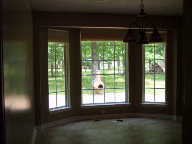 112 Lakeshore Road Mount Juliet, TN 37122 - Photo 9 of 19 Dining room with bay window