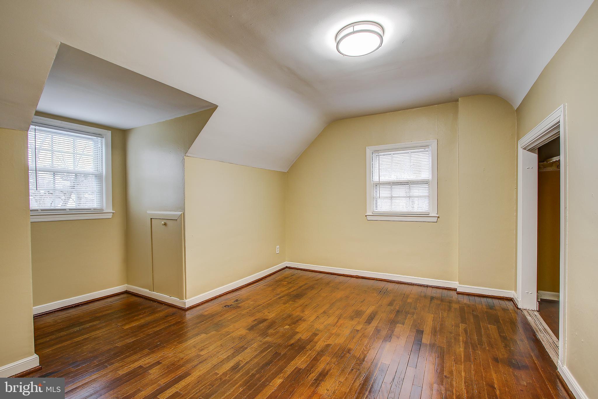 12501 Denley Road Silver Spring, MD 20906 - Photo 23 of 33 Upper level bedroom 4