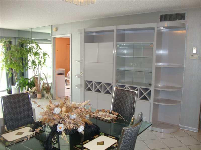 3920 Inverrary Boulevard, Unit C507 Lauderhill, FL 33319 - Photo 16 of 25 Living Room