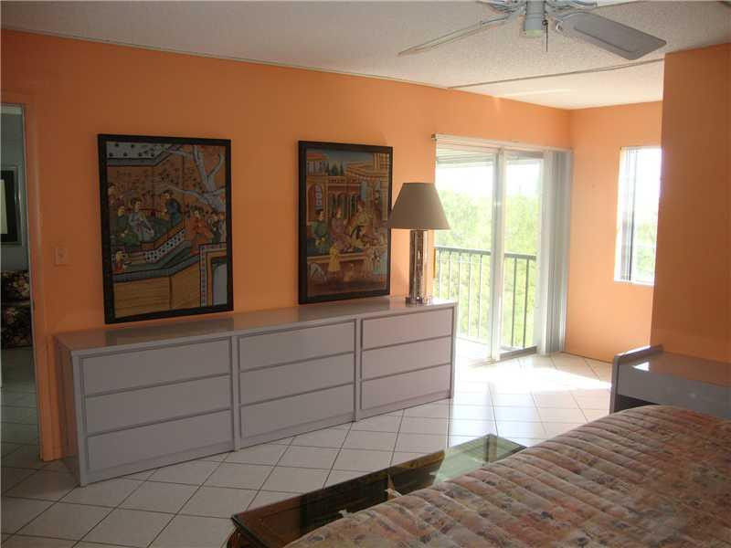 3920 Inverrary Boulevard, Unit C507 Lauderhill, FL 33319 - Photo 8 of 25 Bedroom Master
